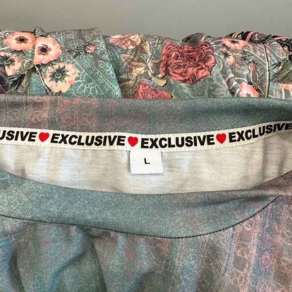 Exclusive Long Sleeve Floral Multi Colored Top (L) - Picture 6 of 7